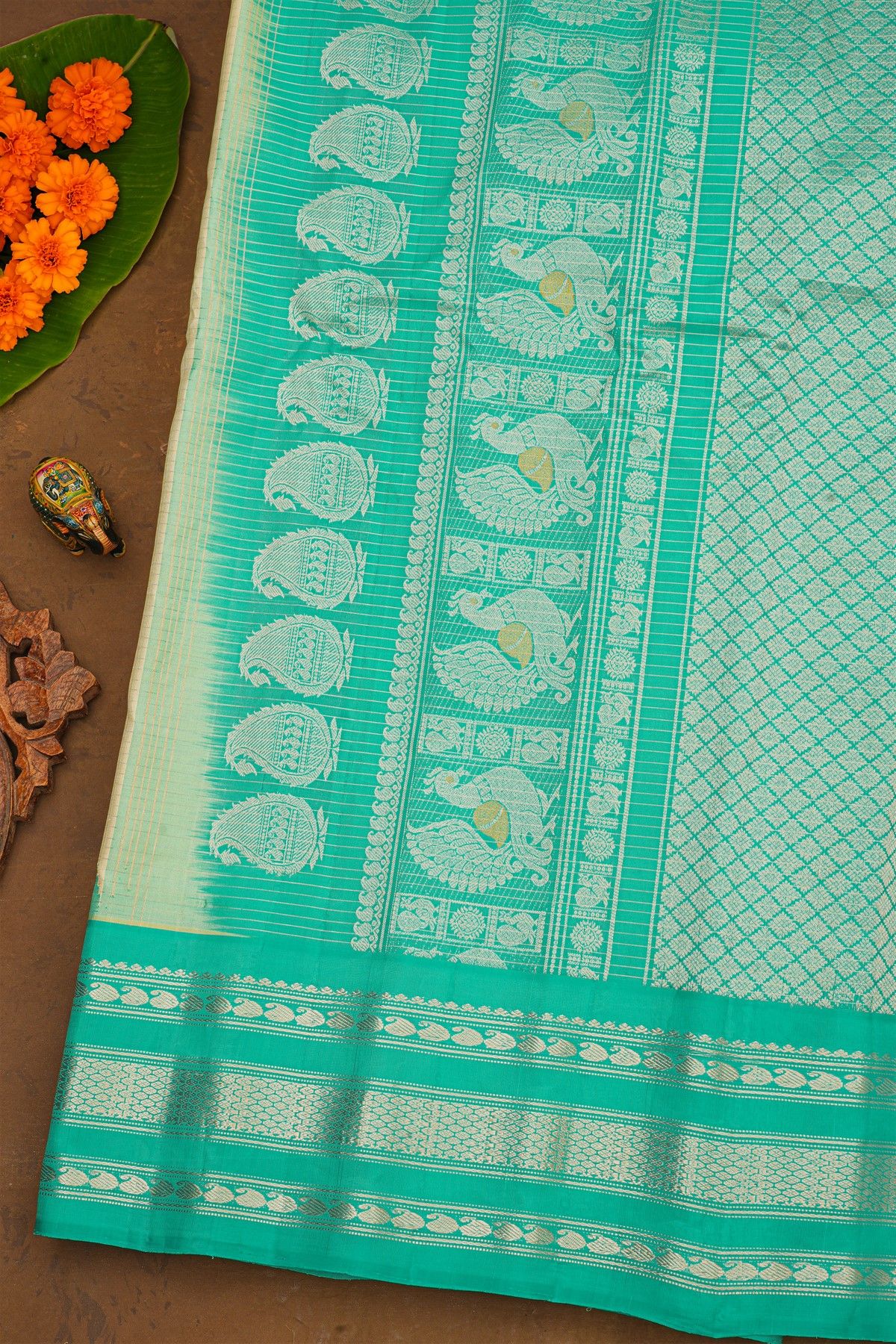 Gadwal Silk Off White Saree With Temple And Mango Paisleys Border