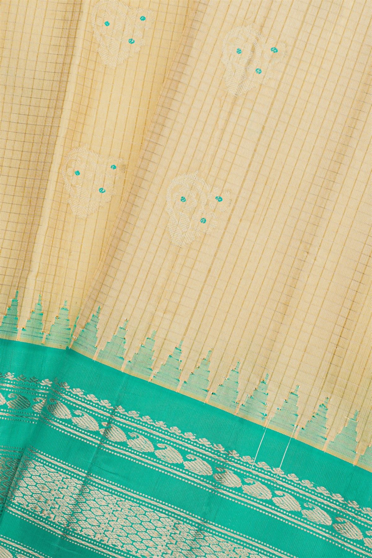 Gadwal Silk Off White Saree With Temple And Mango Paisleys Border
