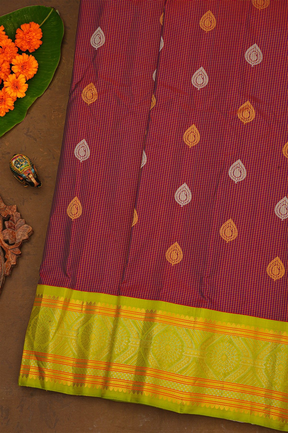 Gadwal Silk Maroon Saree With Mango Paisley Buttis Body