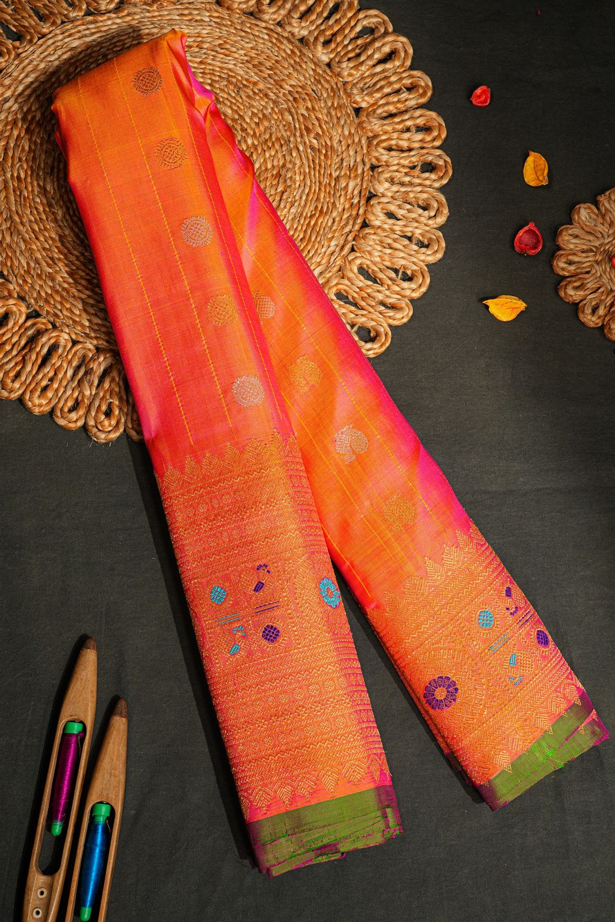 Gadwal Silk Dual Colour Saree With Meenakari Border