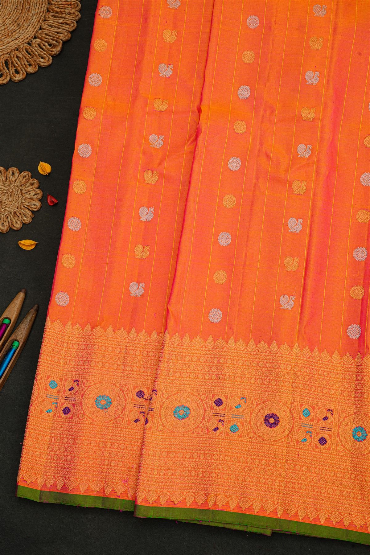 Gadwal Silk Dual Colour Saree With Meenakari Border