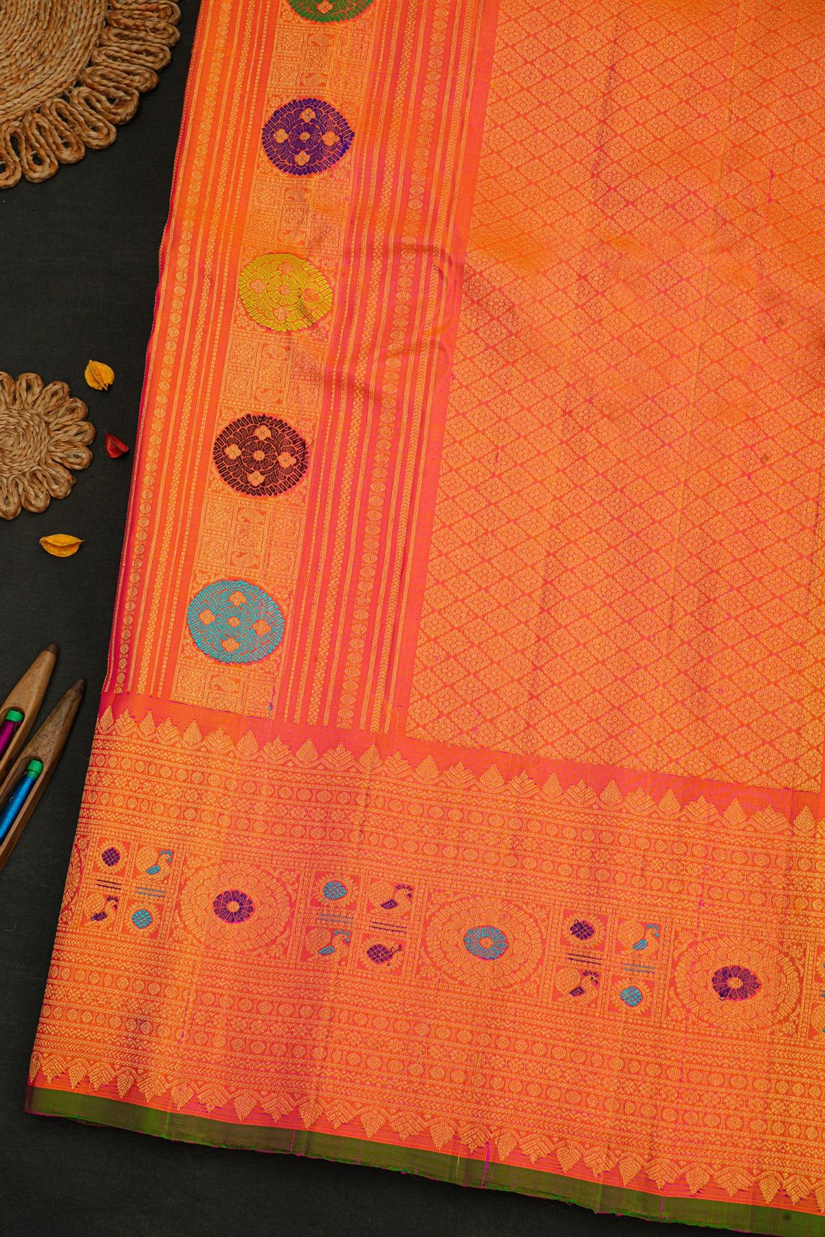Gadwal Silk Dual Colour Saree With Meenakari Border