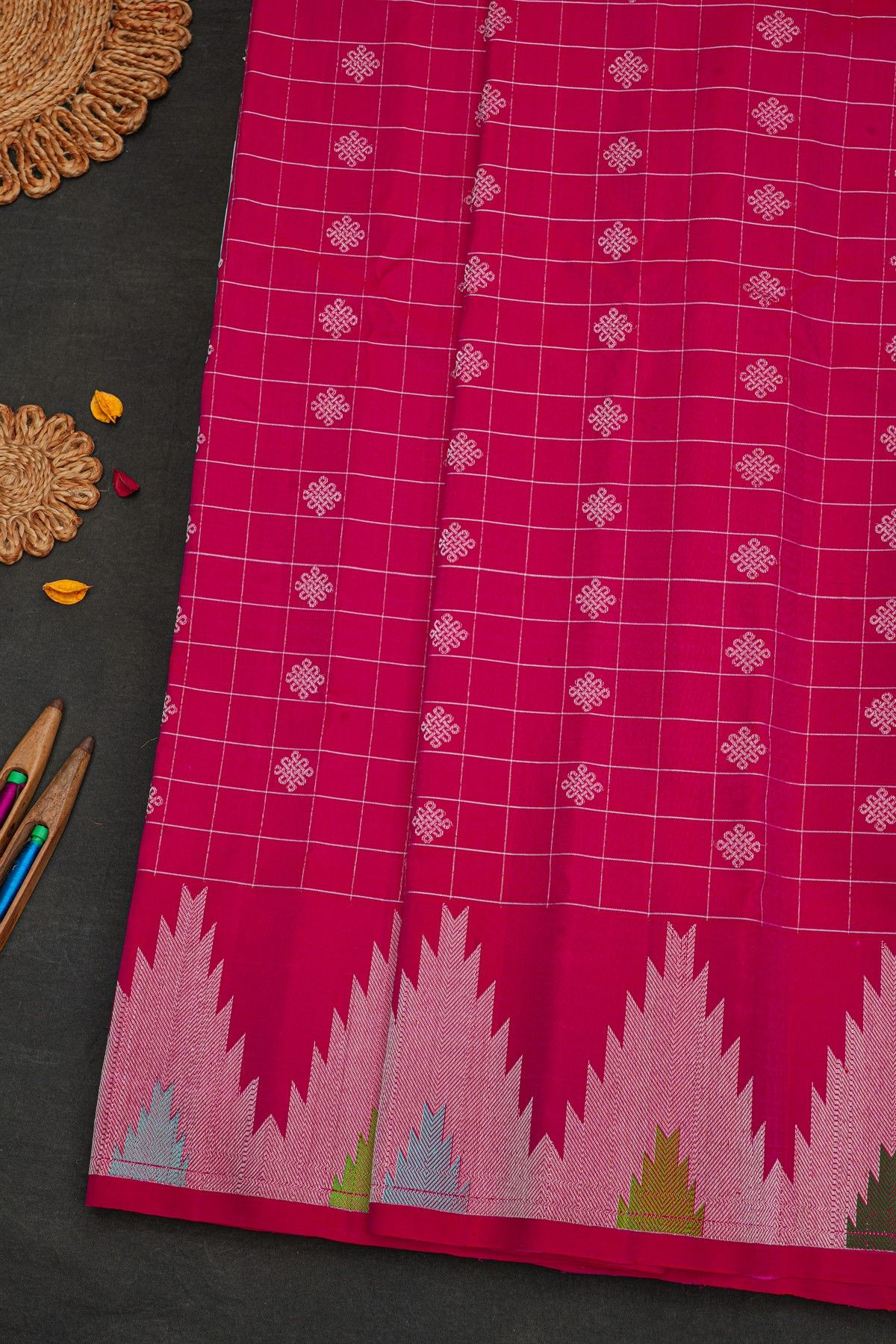 Gadwal Silk Rani Pink Saree With Temple Border
