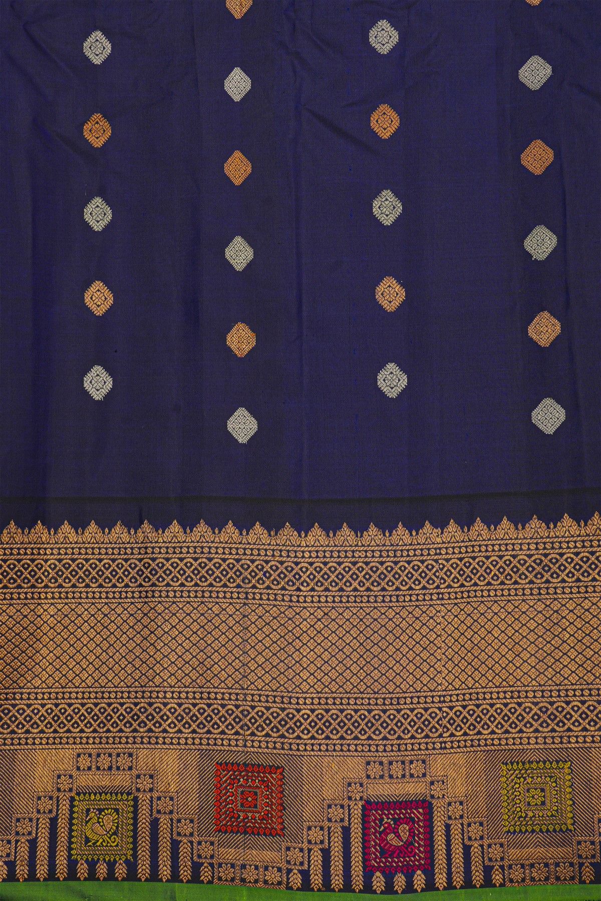 Gadwal Silk Dual Colour Saree With Diamond Zari Contrast Border