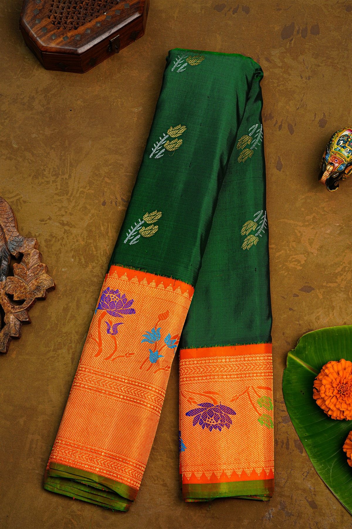 Gadwal Silk Bottle Green Saree With Meenakari Border