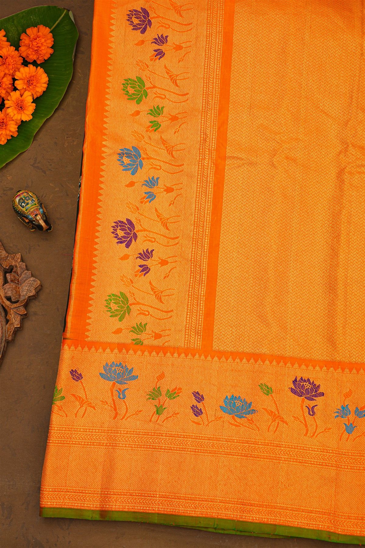 Gadwal Silk Bottle Green Saree With Meenakari Border