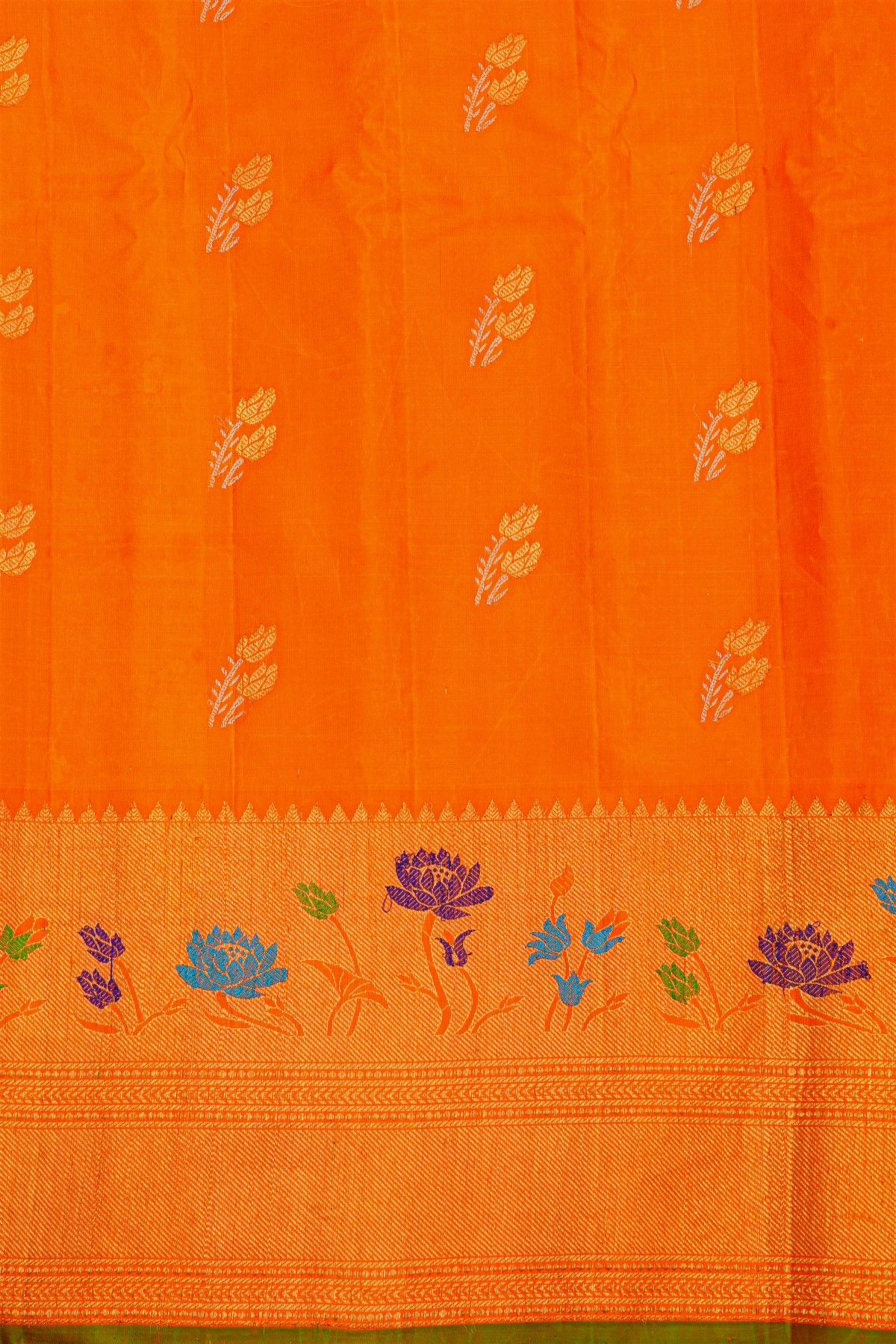 Gadwal Silk Bottle Green Saree With Meenakari Border