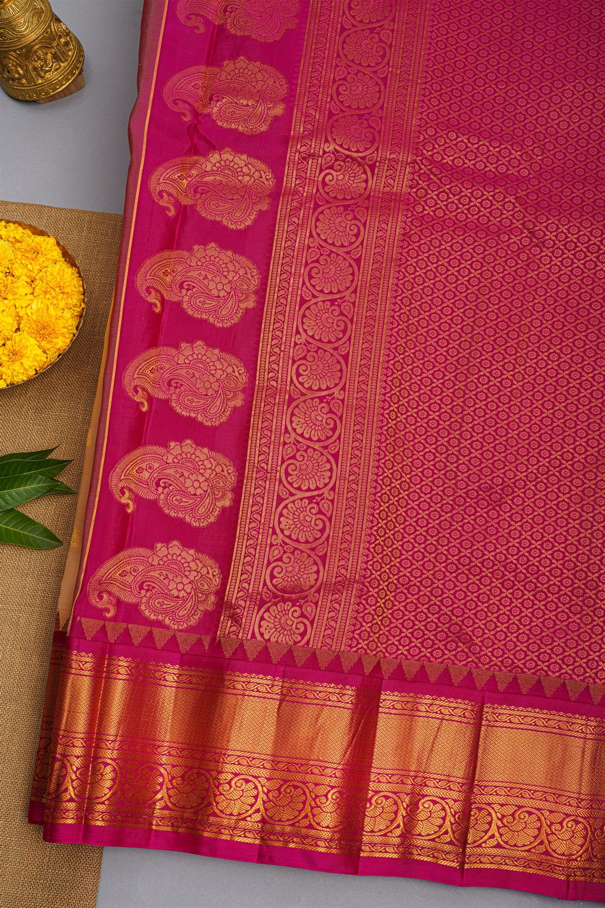 Gadwal Silk Cream Saree