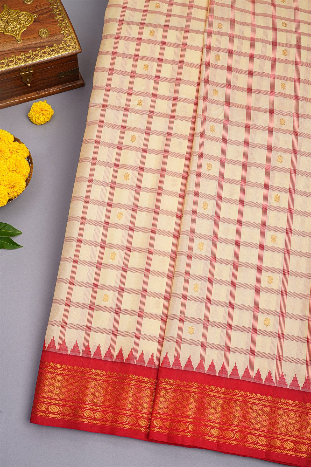 Gadwal Silk Cream Saree