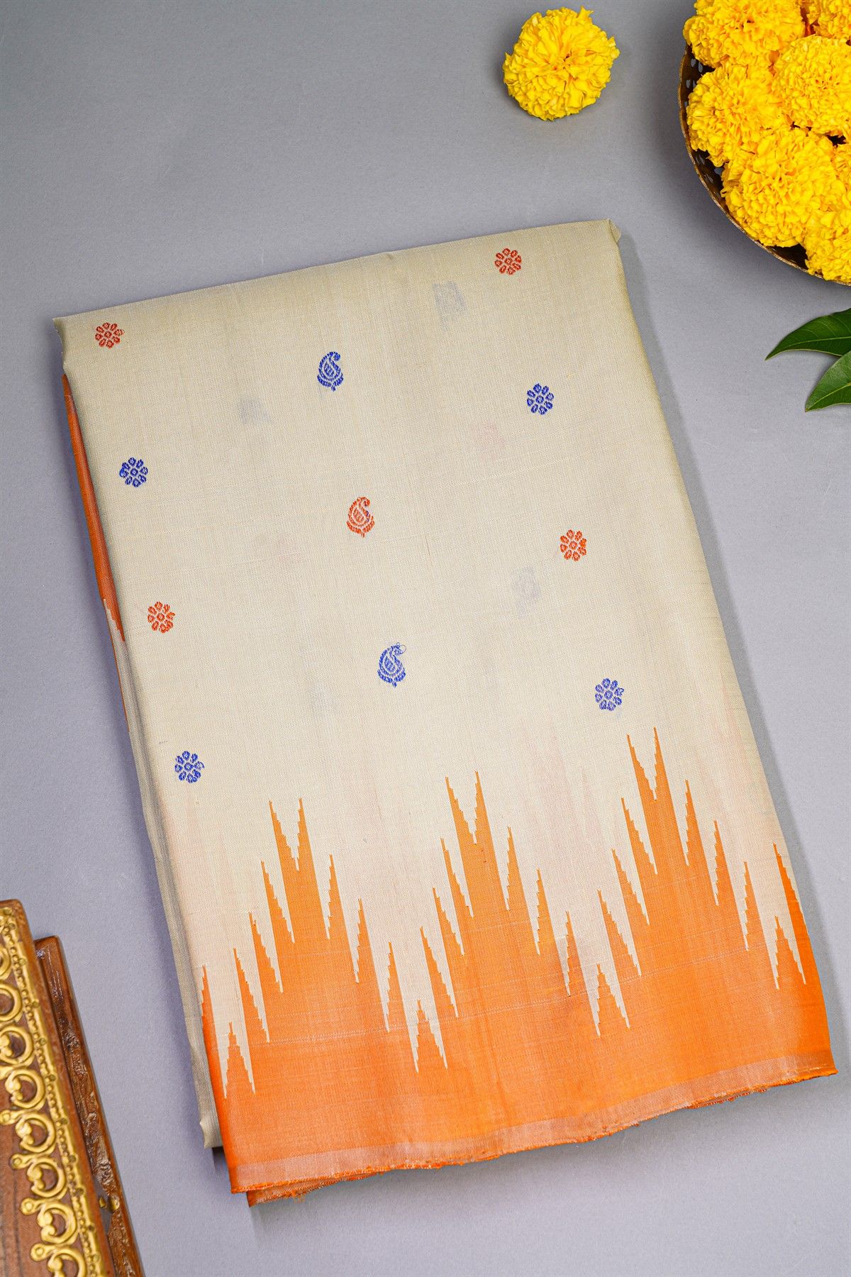 Gadwal Silk Cream Saree