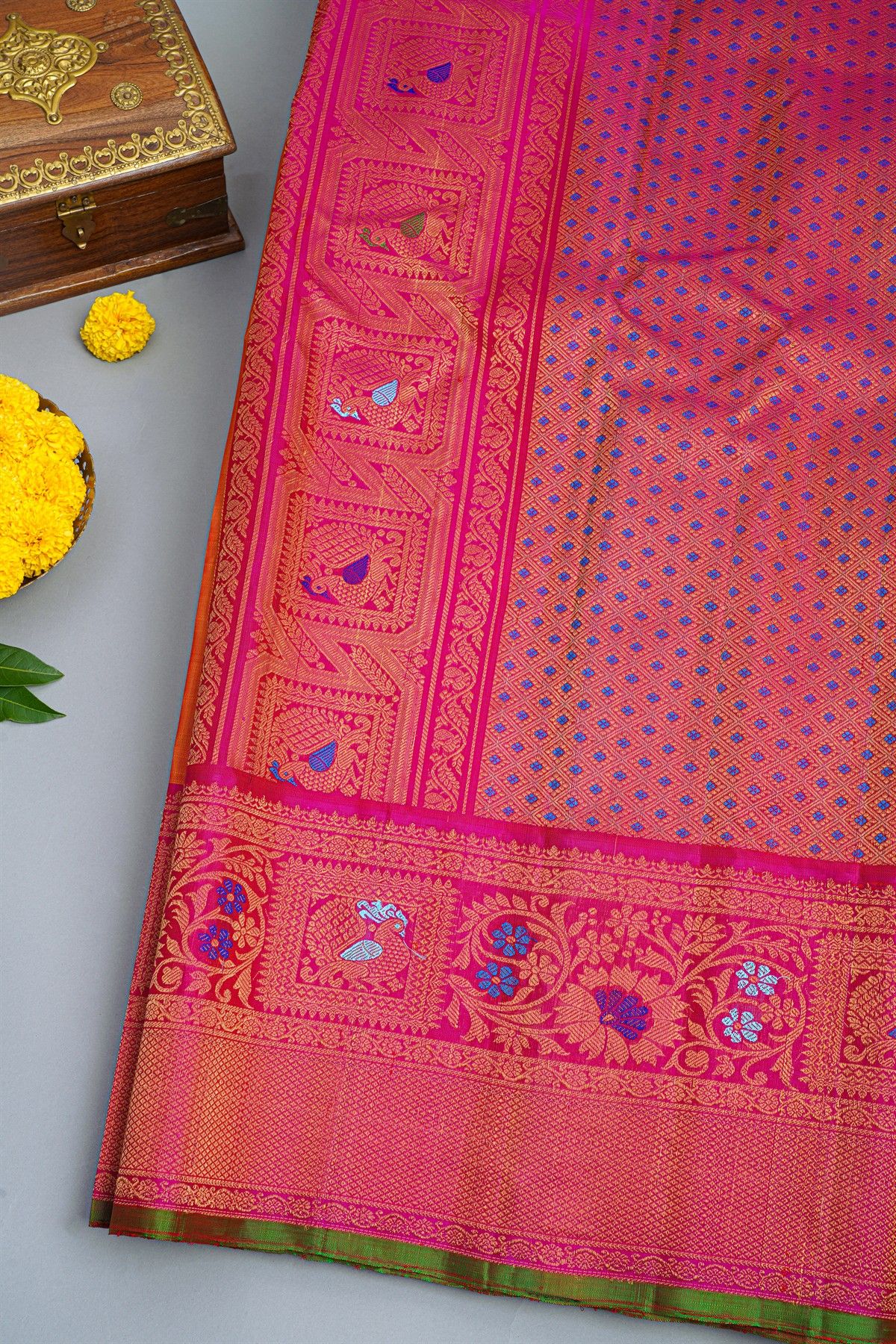 Gadwal Silk Dual color saree