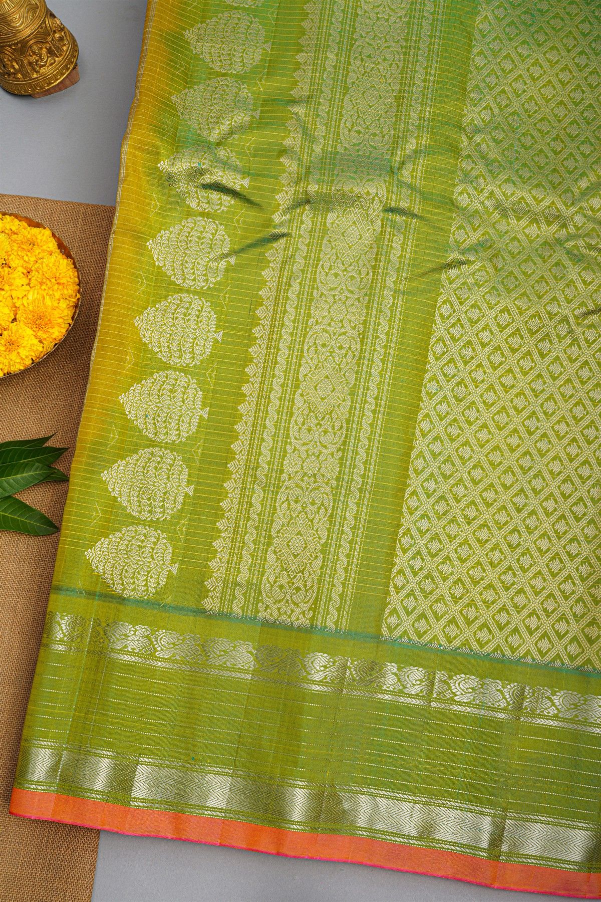 Gadwal Silk Grey Saree