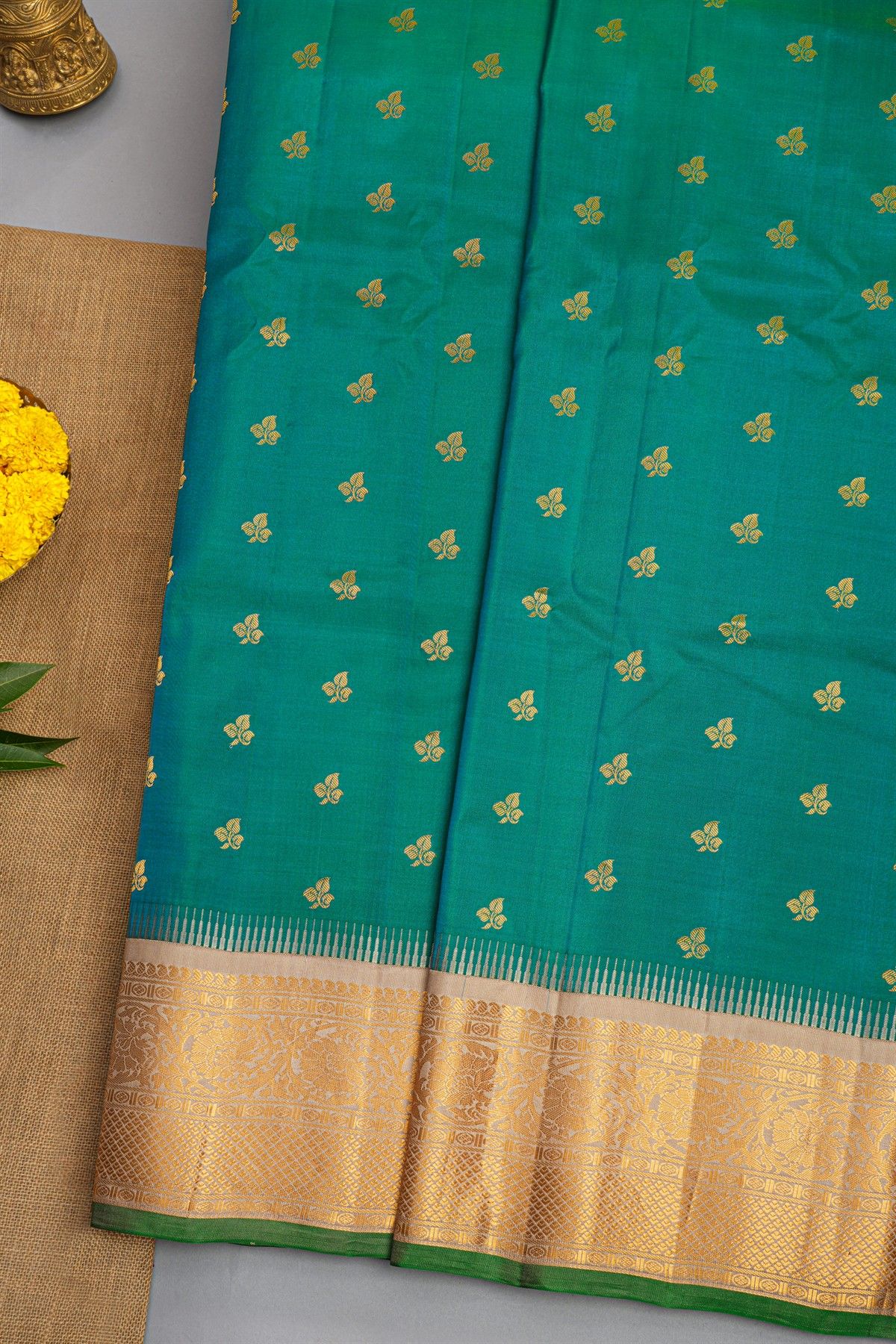 Gadwal Silk Dual Colour Saree