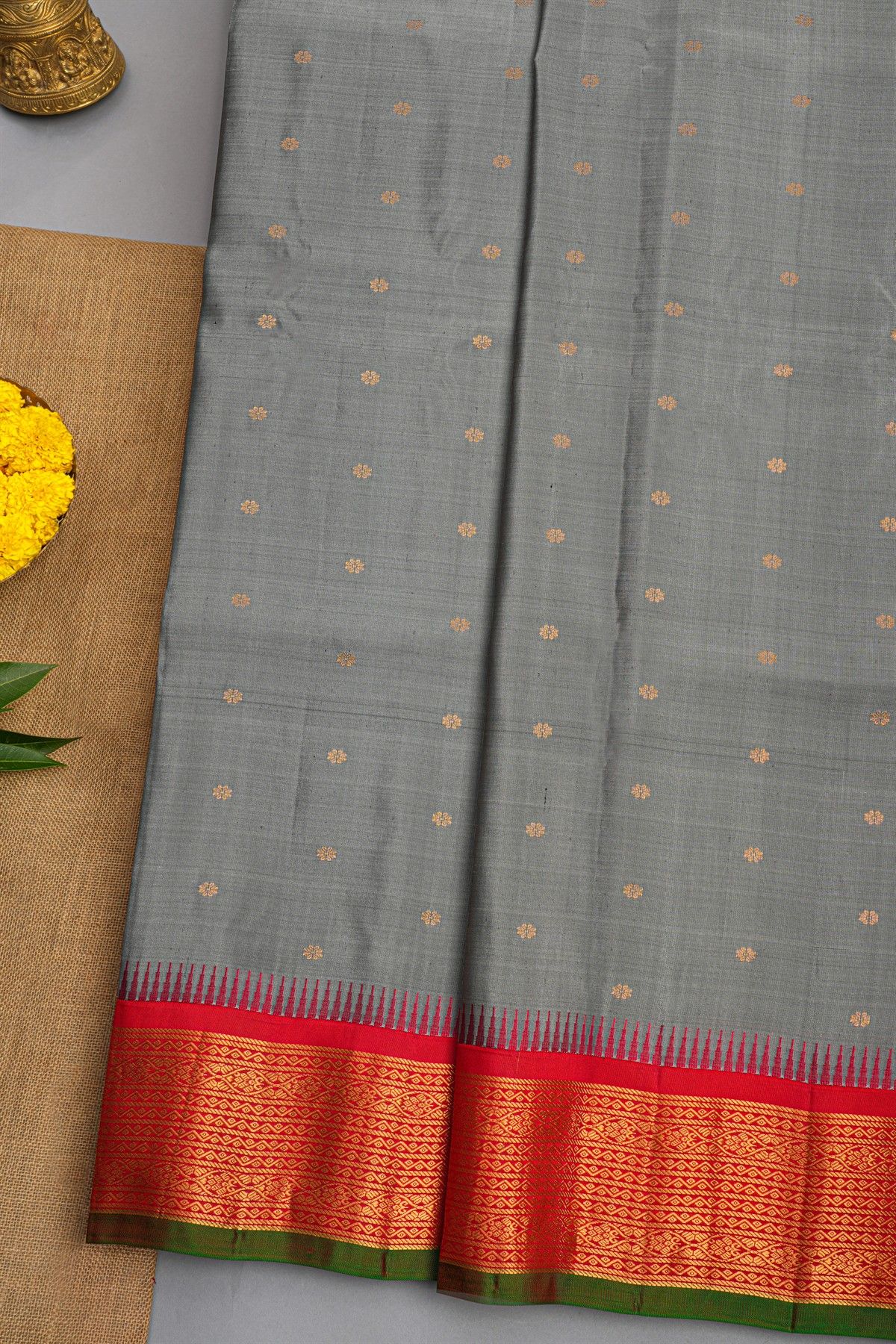Gadwal Silk Grey Saree