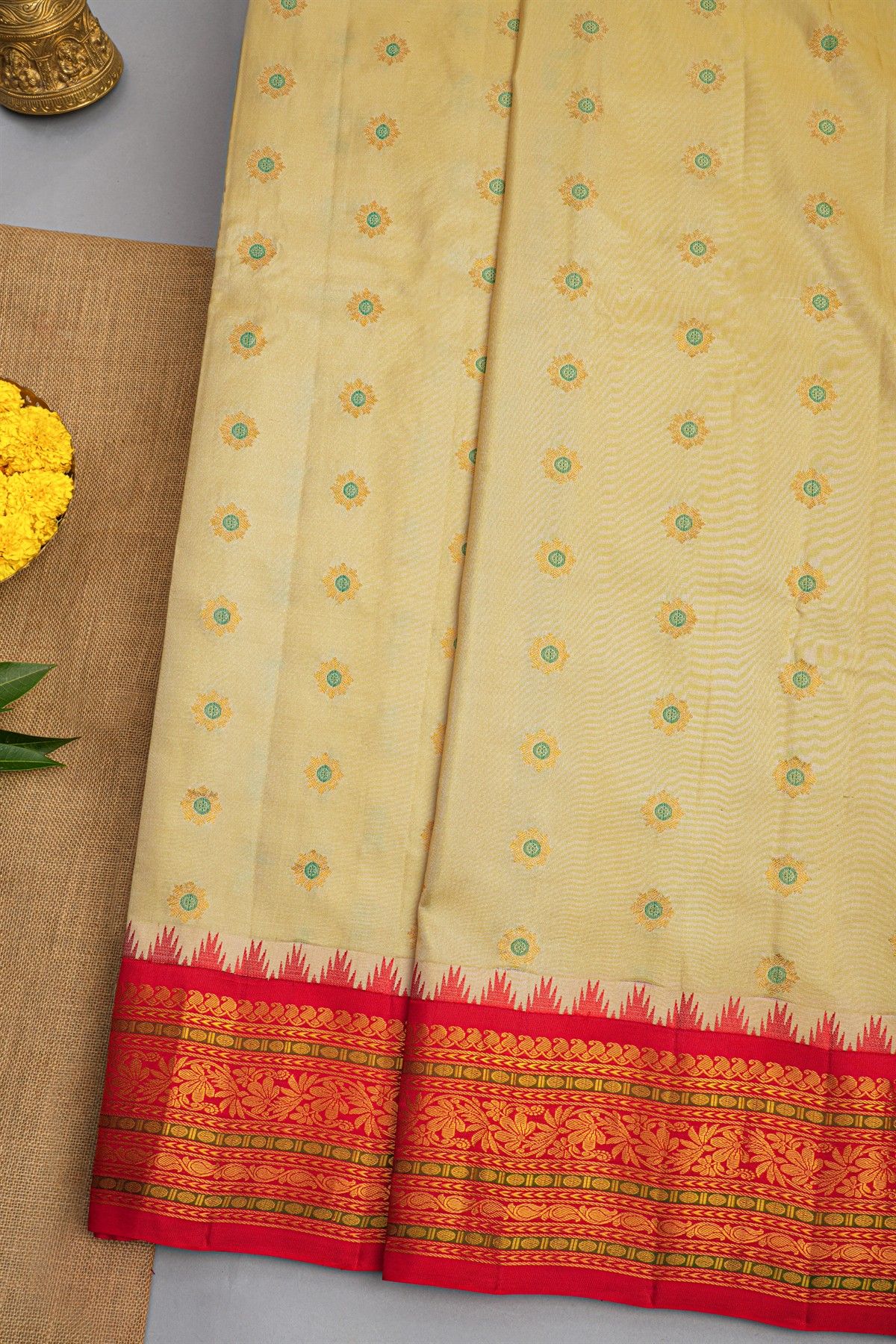 Gadwal Silk Cream Saree