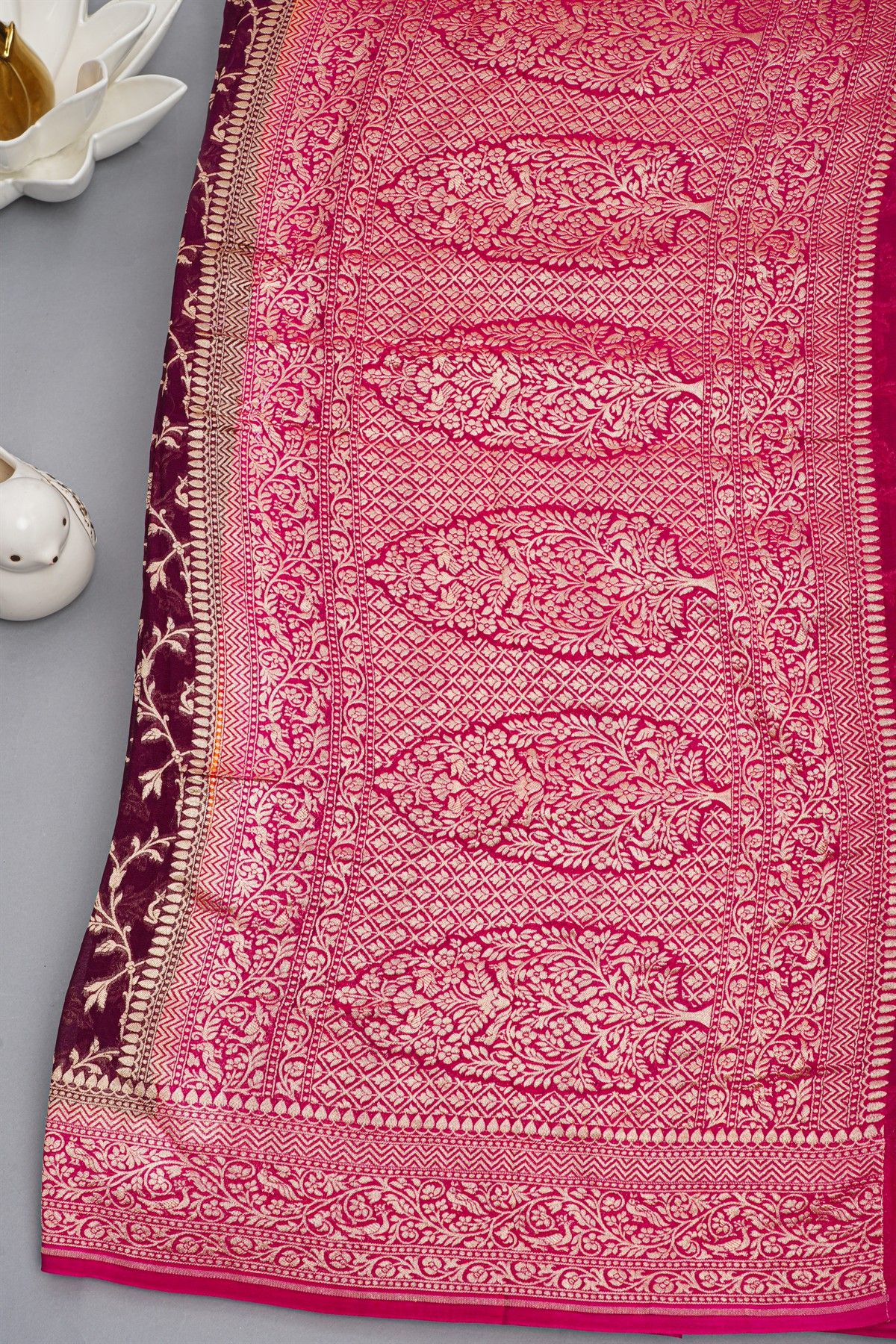 Kaddi Gergette Maroon Saree