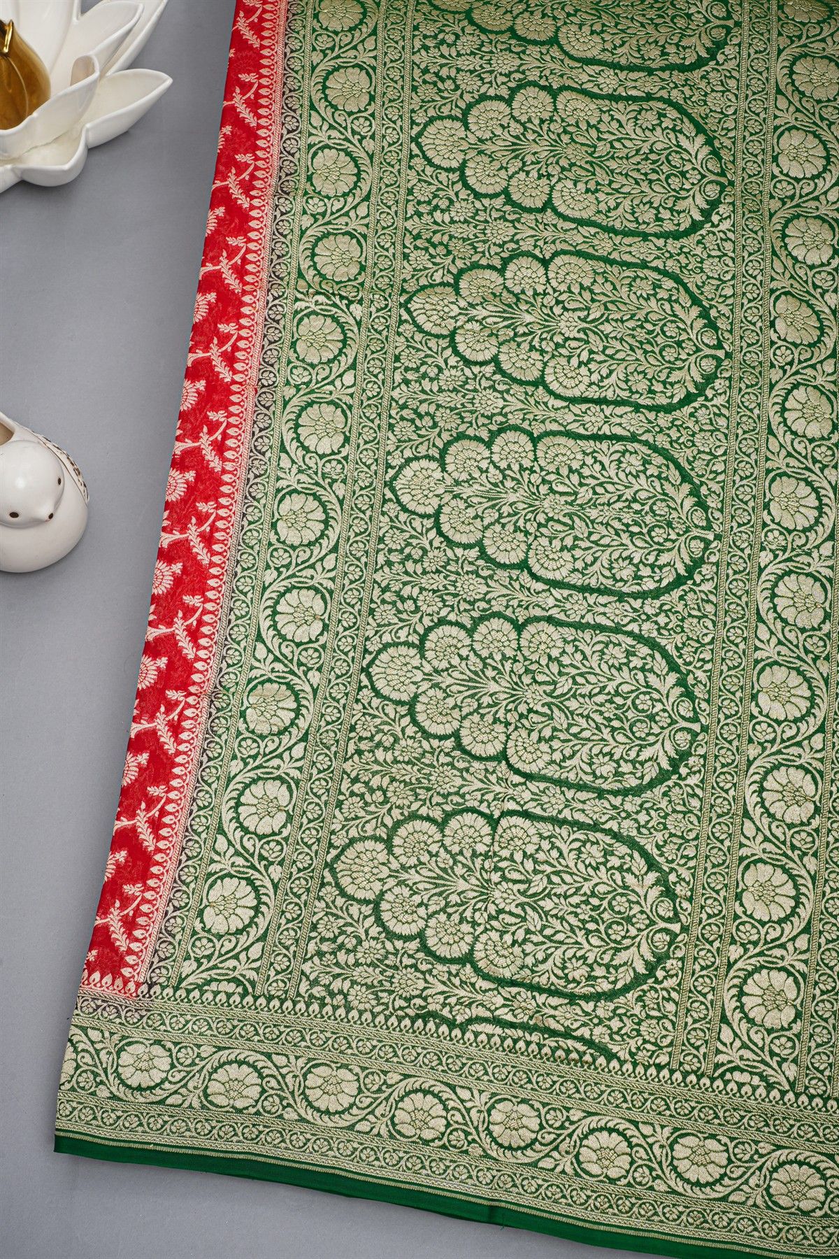 Kaddi Georgeete Red Saree