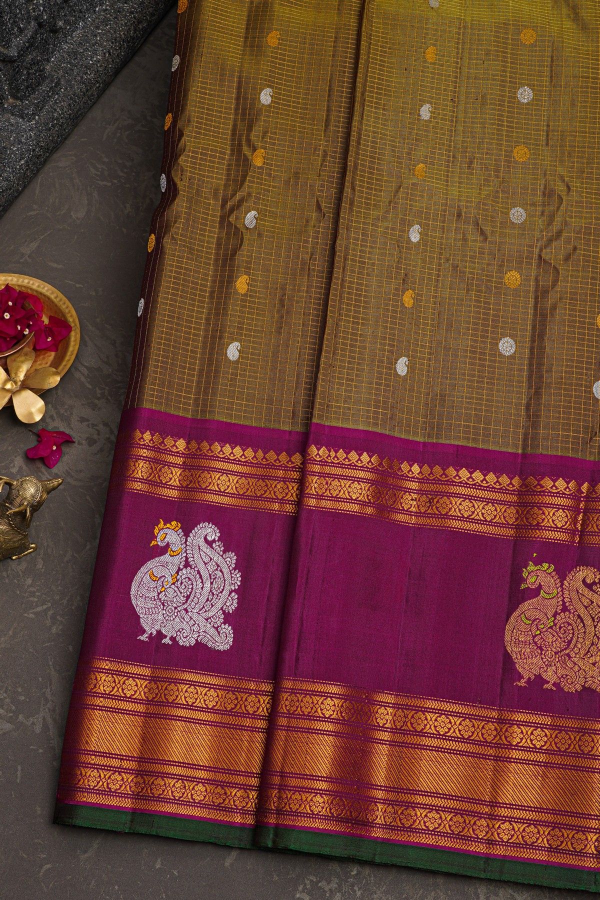 Gadwal Silk Mehendi Green Saree