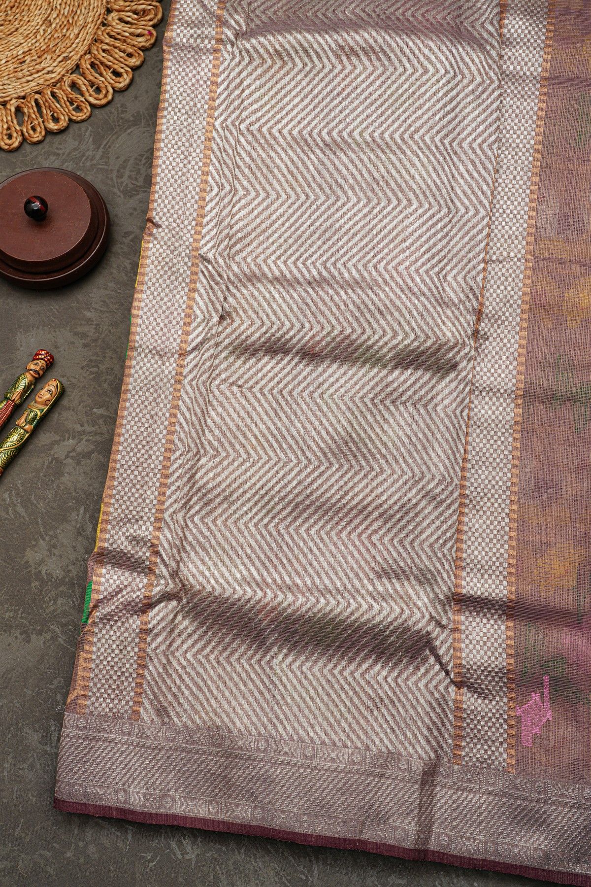 Zari Kota Cotton Lavender Saree With Florals And Swans In Meenakari