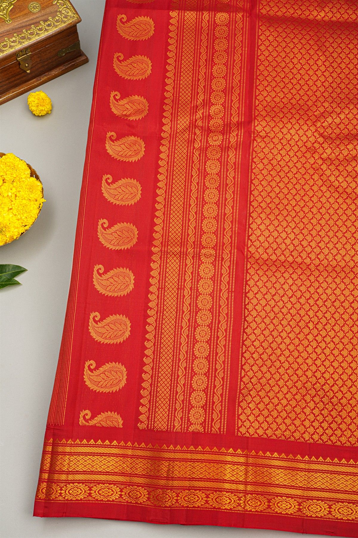 Gadwal Silk Off White Saree