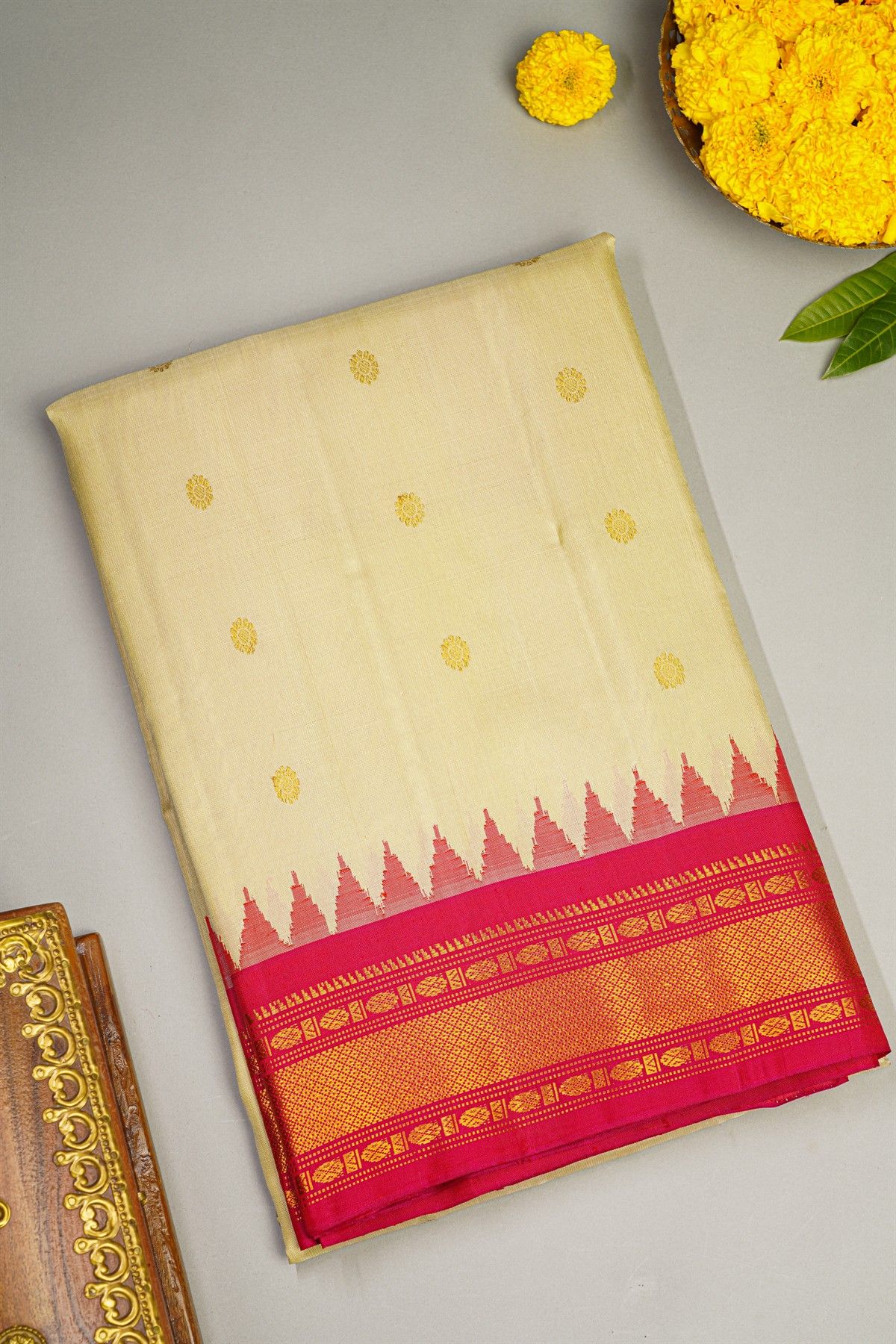 Gadwal Silk Cream Saree