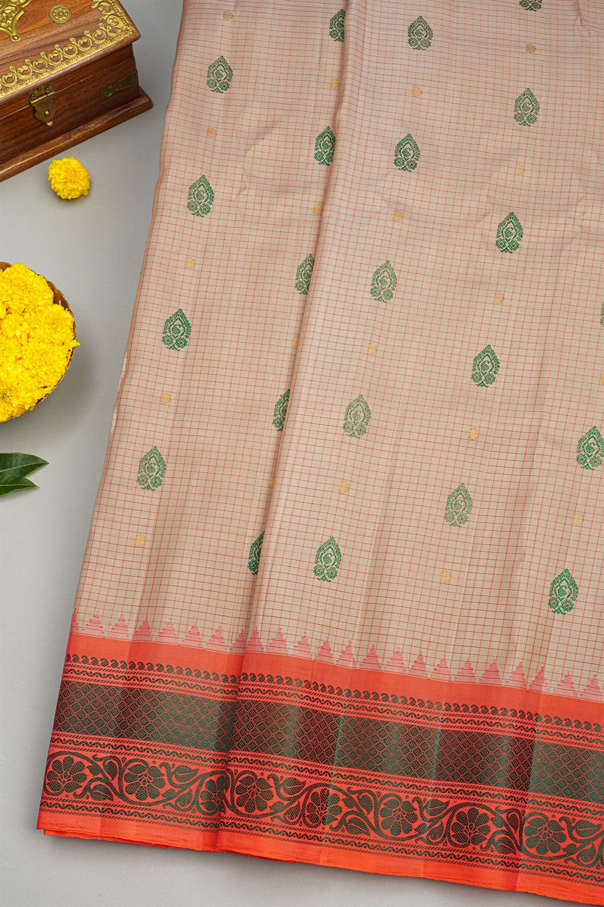 Gadwal Silk Cream Saree
