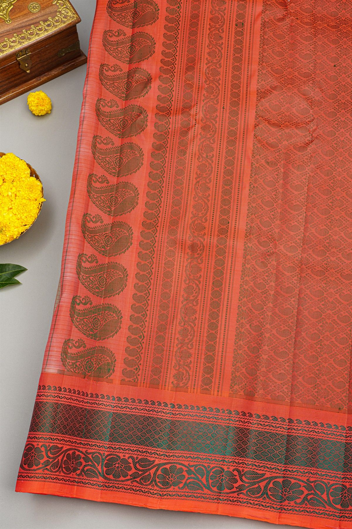 Gadwal Silk Cream Saree
