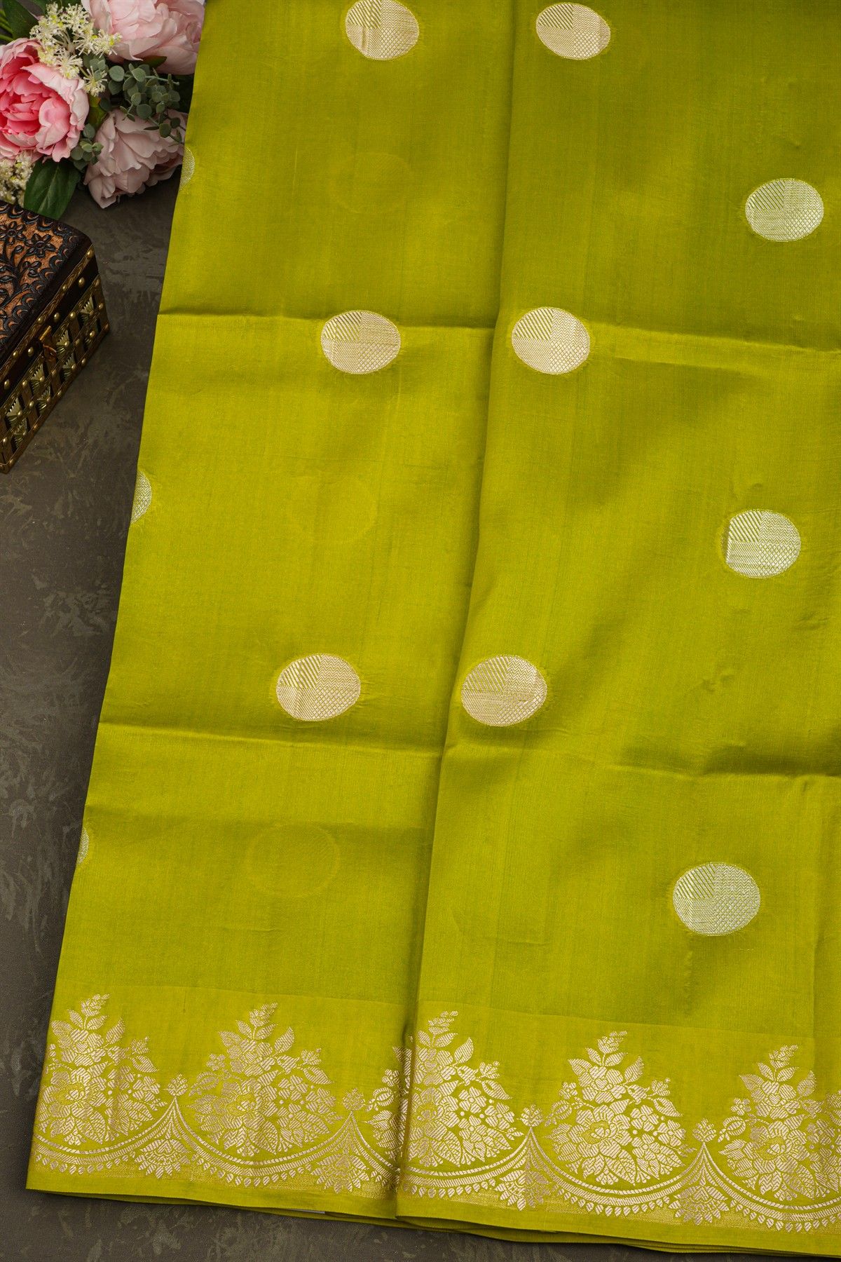 Matka Silk Mehendi Green Saree