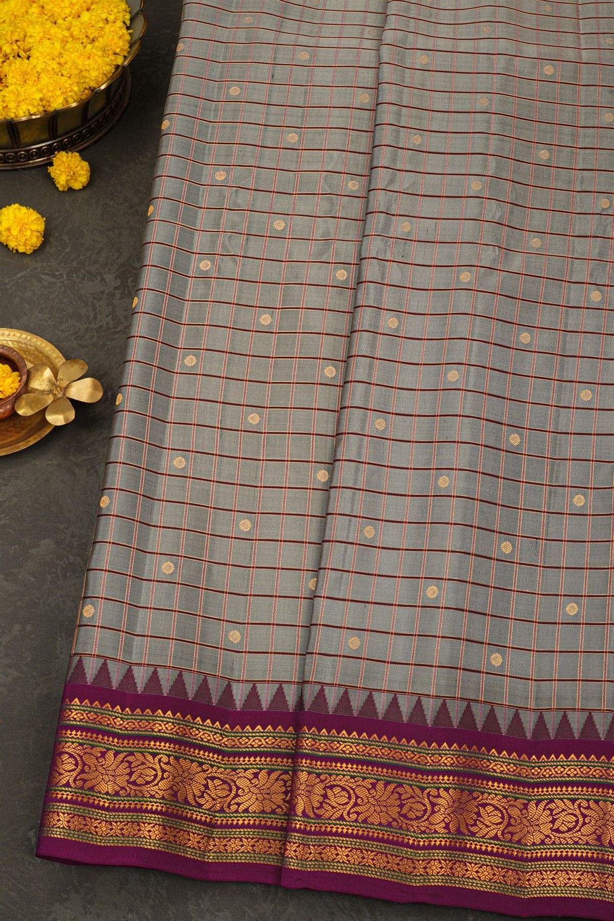 Gadwal Silk Grey Saree