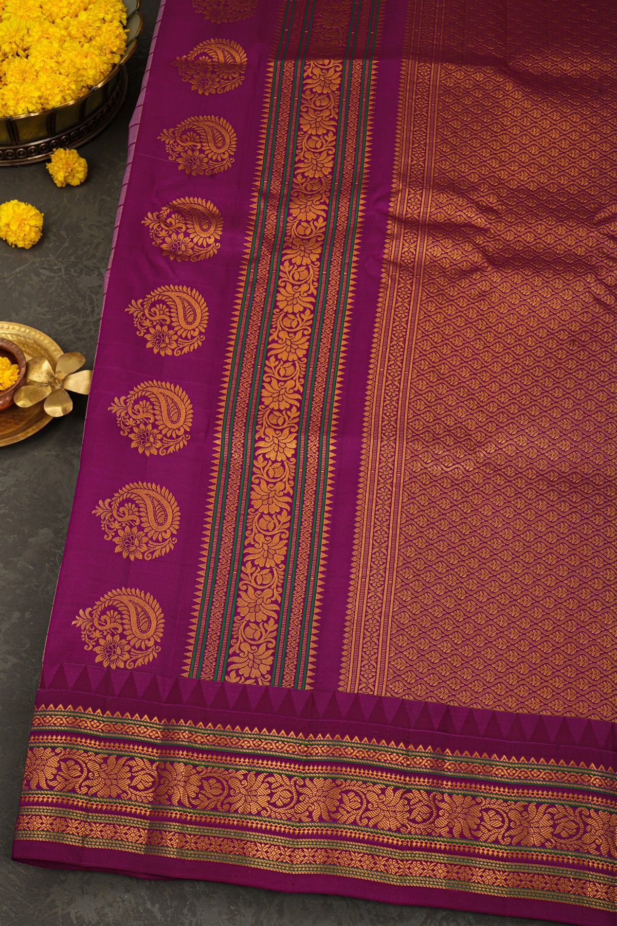 Gadwal Silk Grey Saree