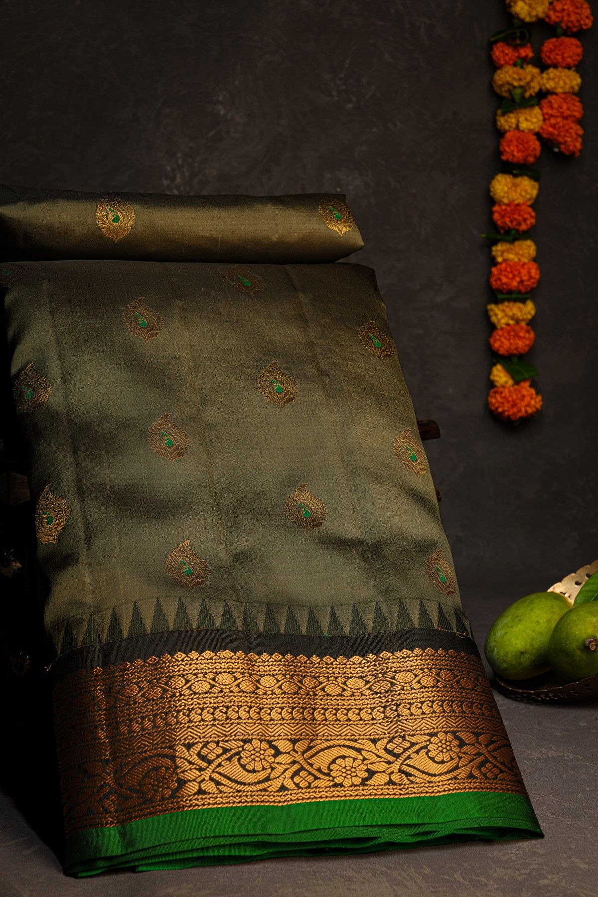 Gadwal Silk Grey Saree