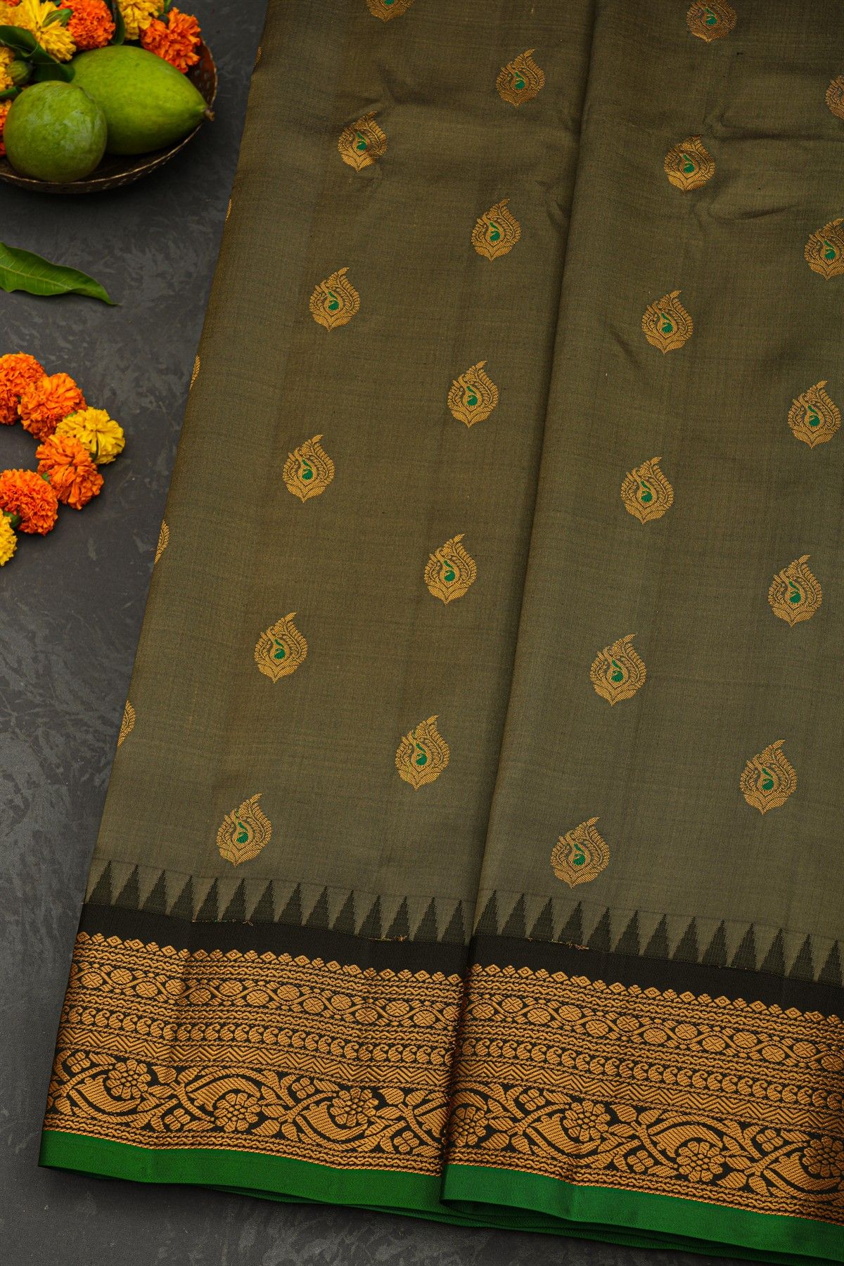 Gadwal Silk Grey Saree