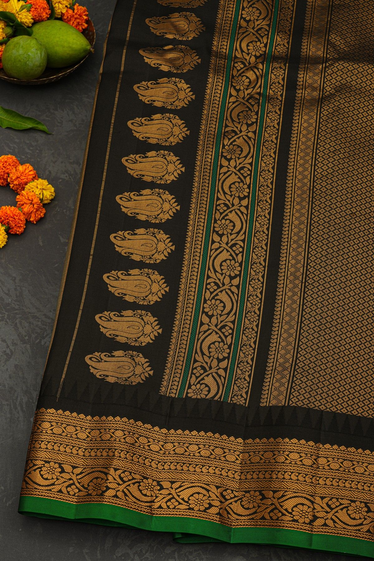 Gadwal Silk Grey Saree
