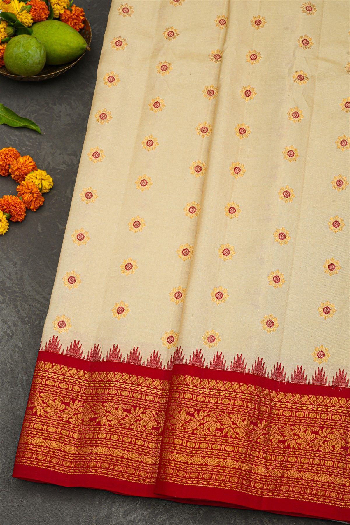 Gadwal Silk Cream Saree