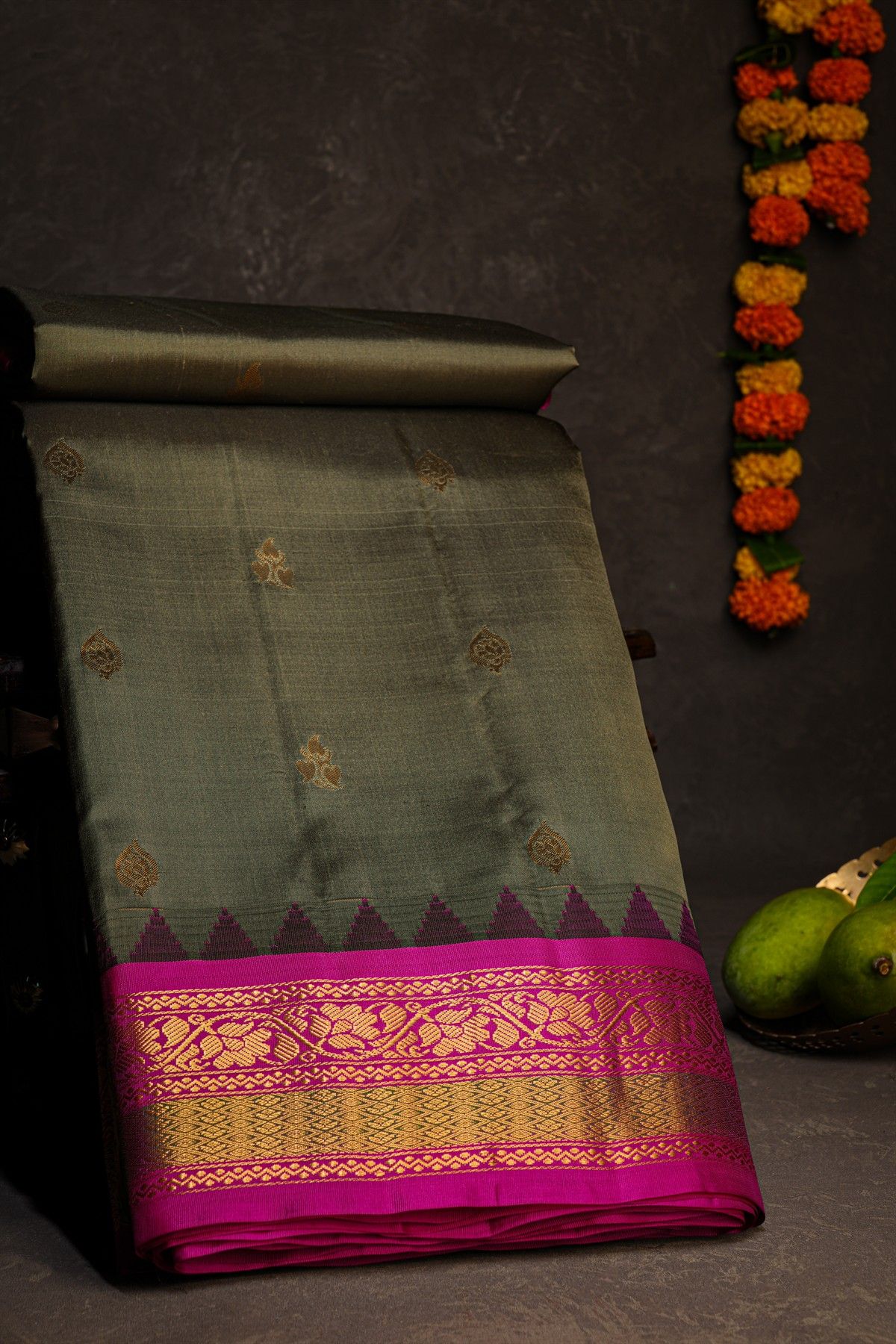 Gadwal Silk Grey Saree