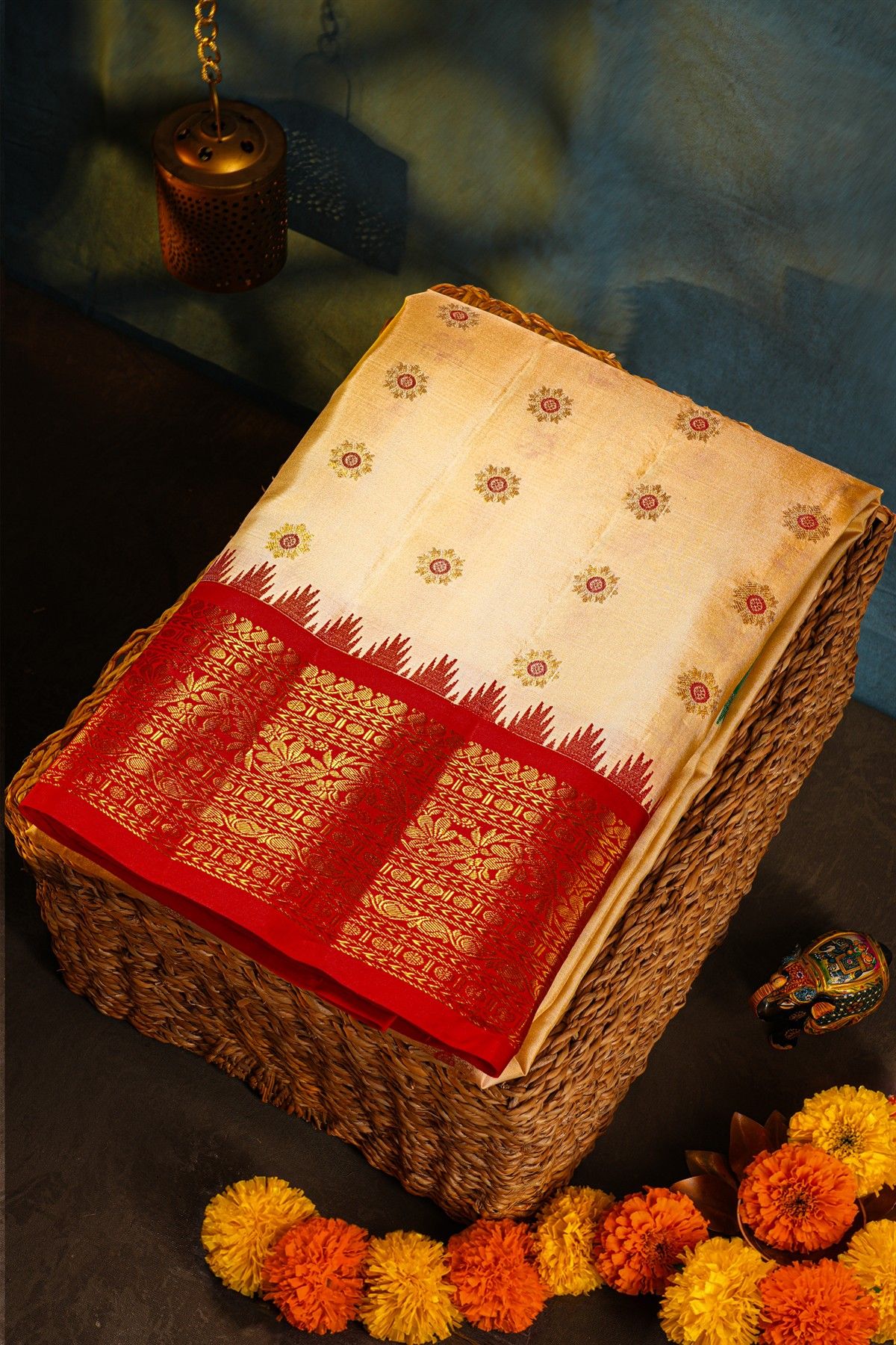 Gadwal Silk Cream Saree