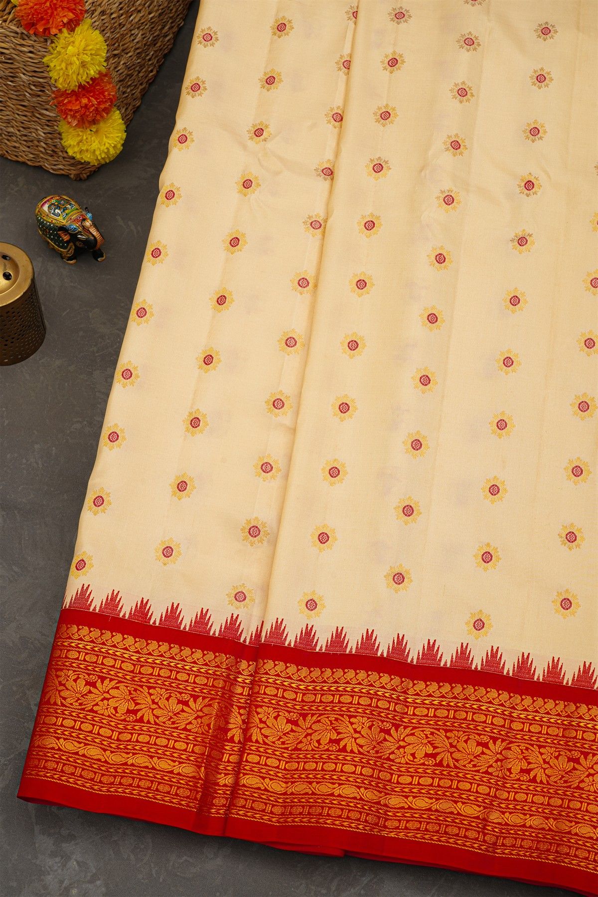 Gadwal Silk Cream Saree