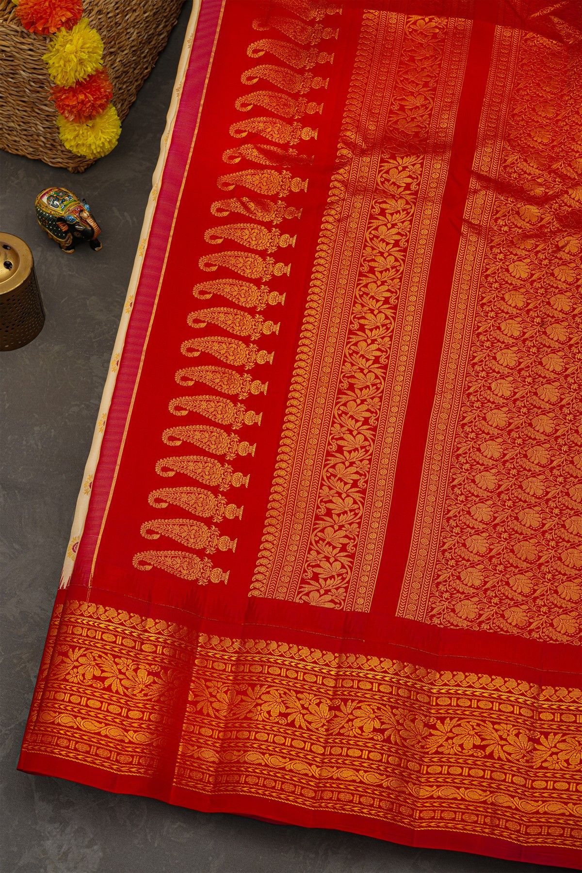 Gadwal Silk Cream Saree