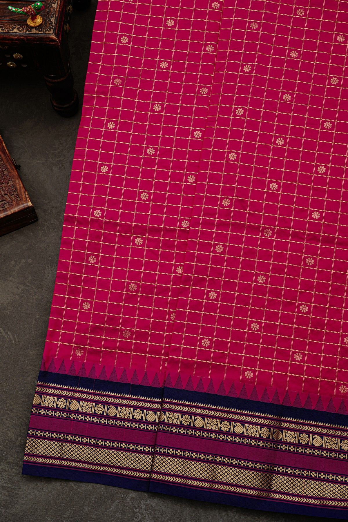 Narayanpet Silk Magenta Zari Checks Saree