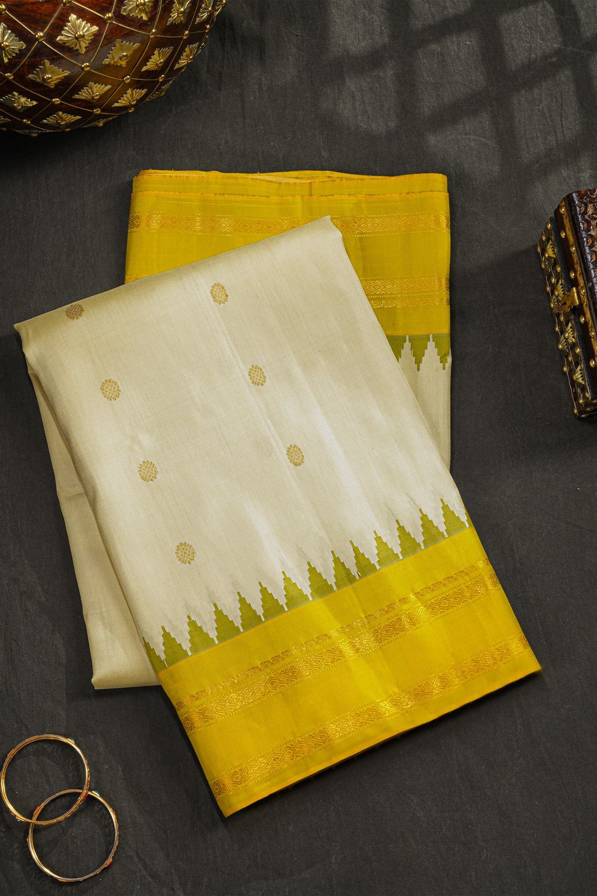Gadwal Silk Cream Saree
