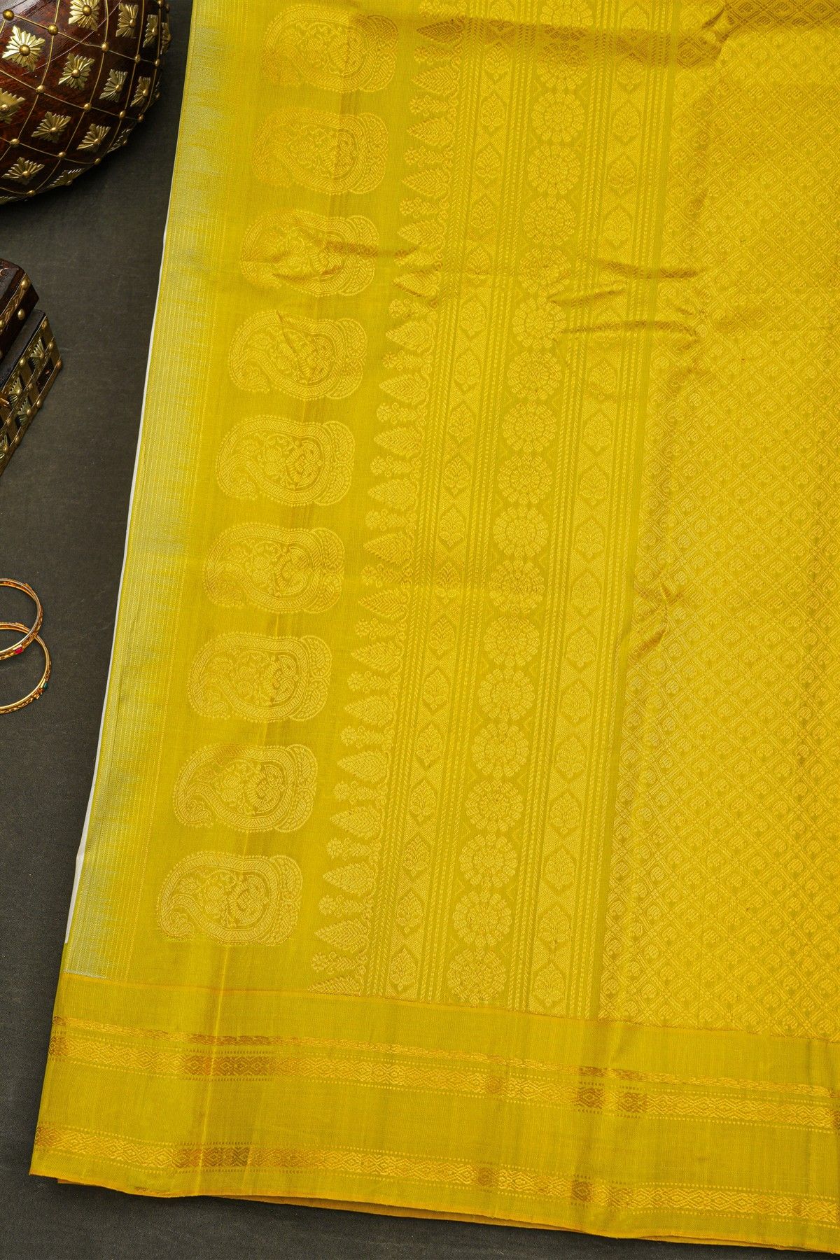 Gadwal Silk Cream Saree