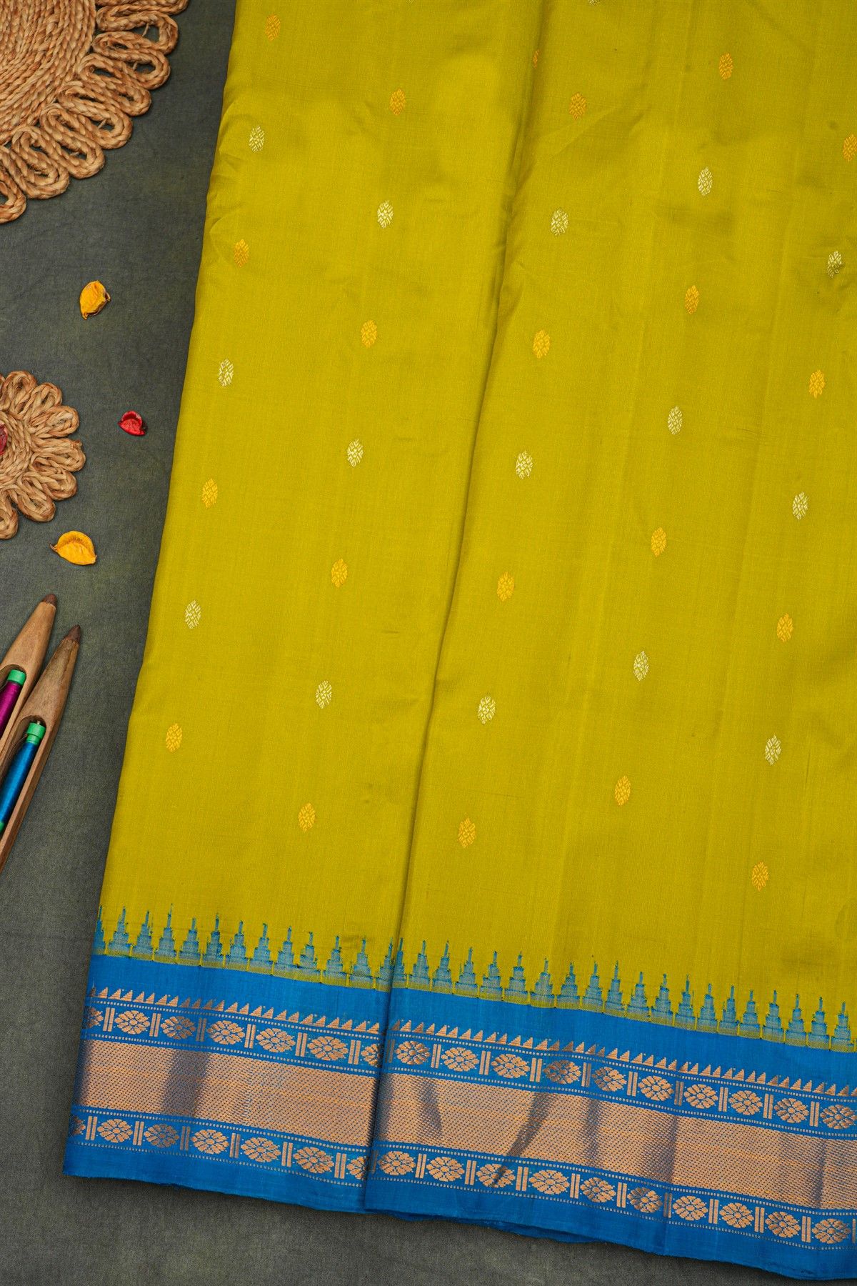 Gadwal Silk Mehendi Green Saree