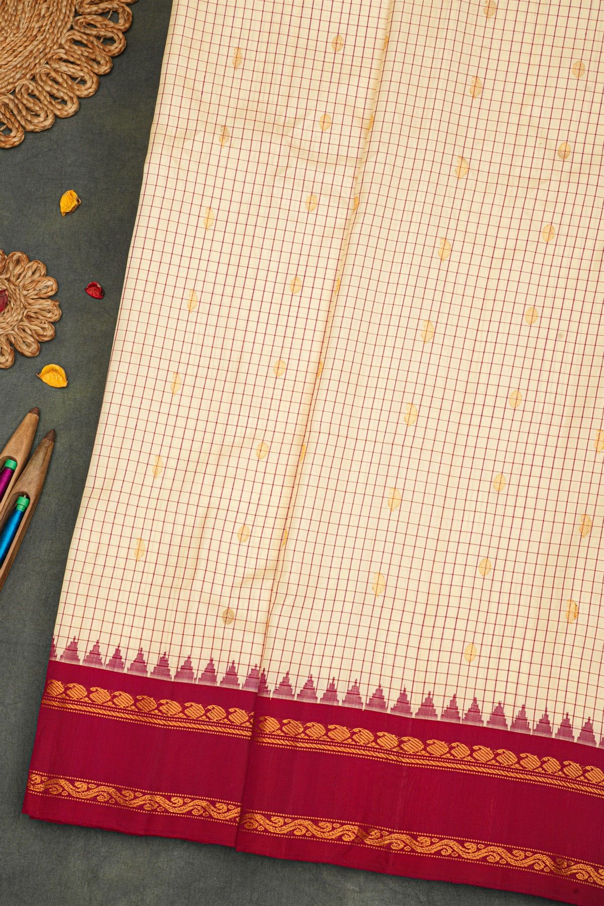 Gadwal Silk Cream Saree
