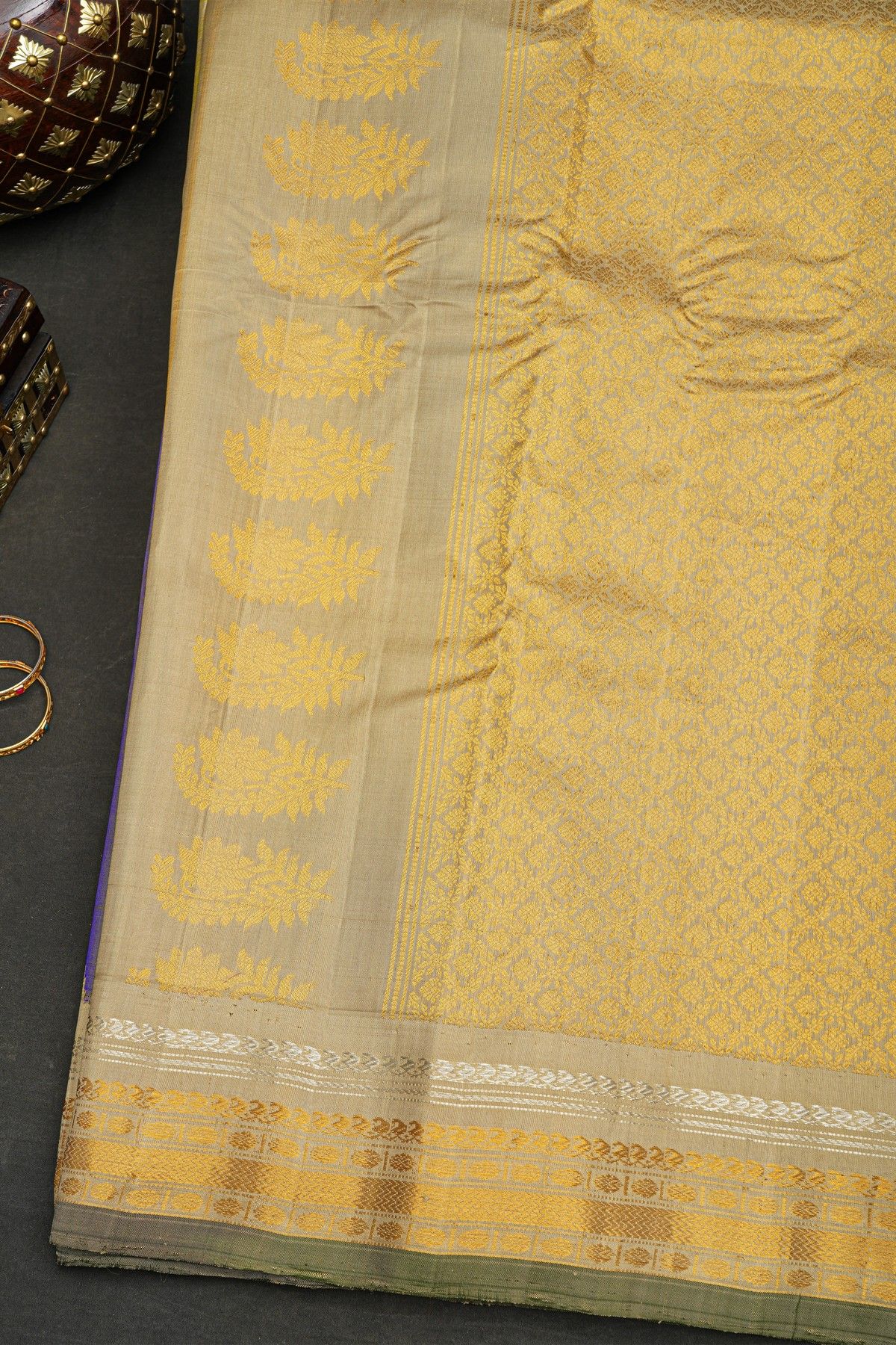 Gadwal Silk Dual Colour Saree