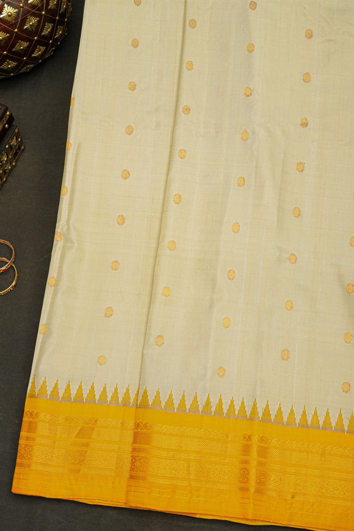 Gadwal Silk Cream Saree