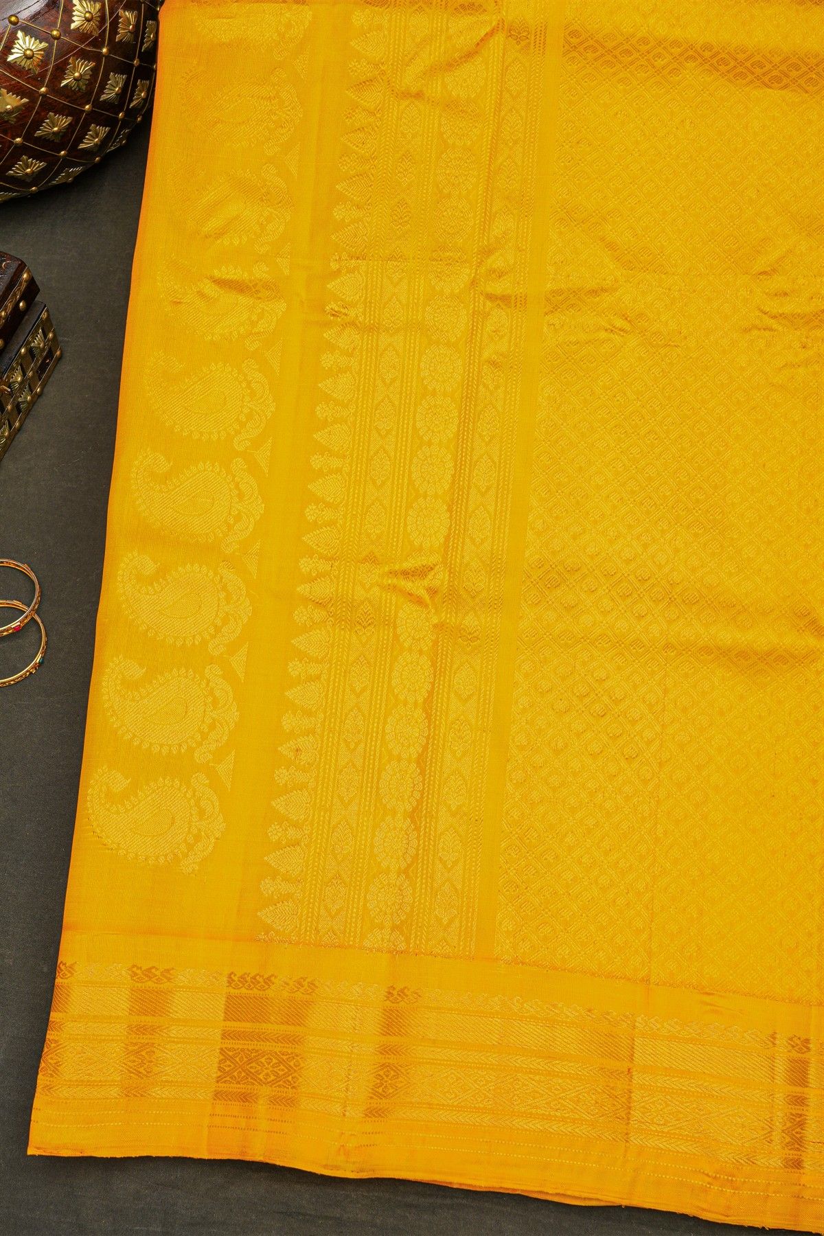 Gadwal Silk Cream Saree