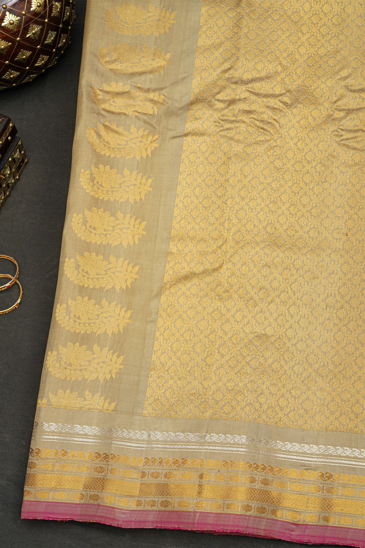 Gadwal Silk Dual Colour Saree