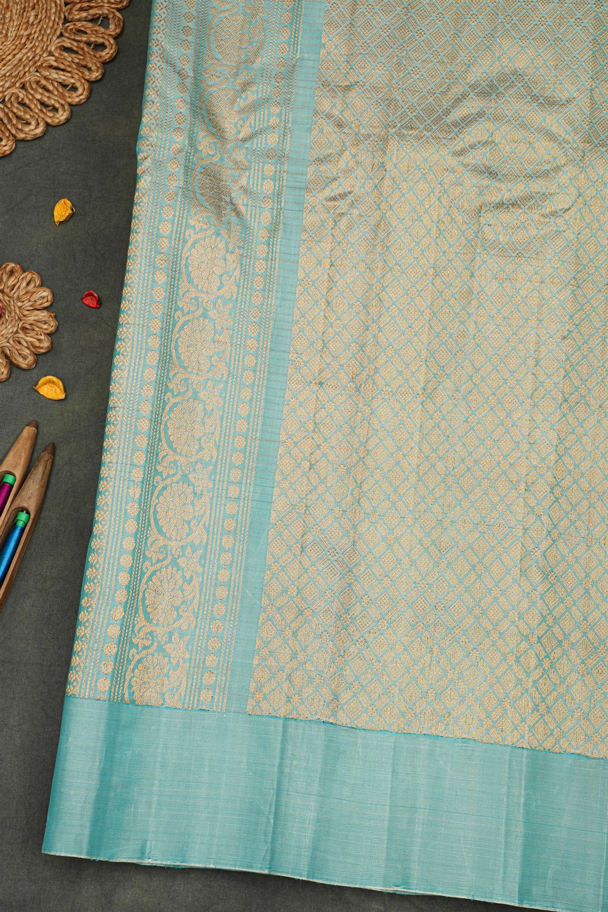 Gadwal Silk Mehendi Green Saree
