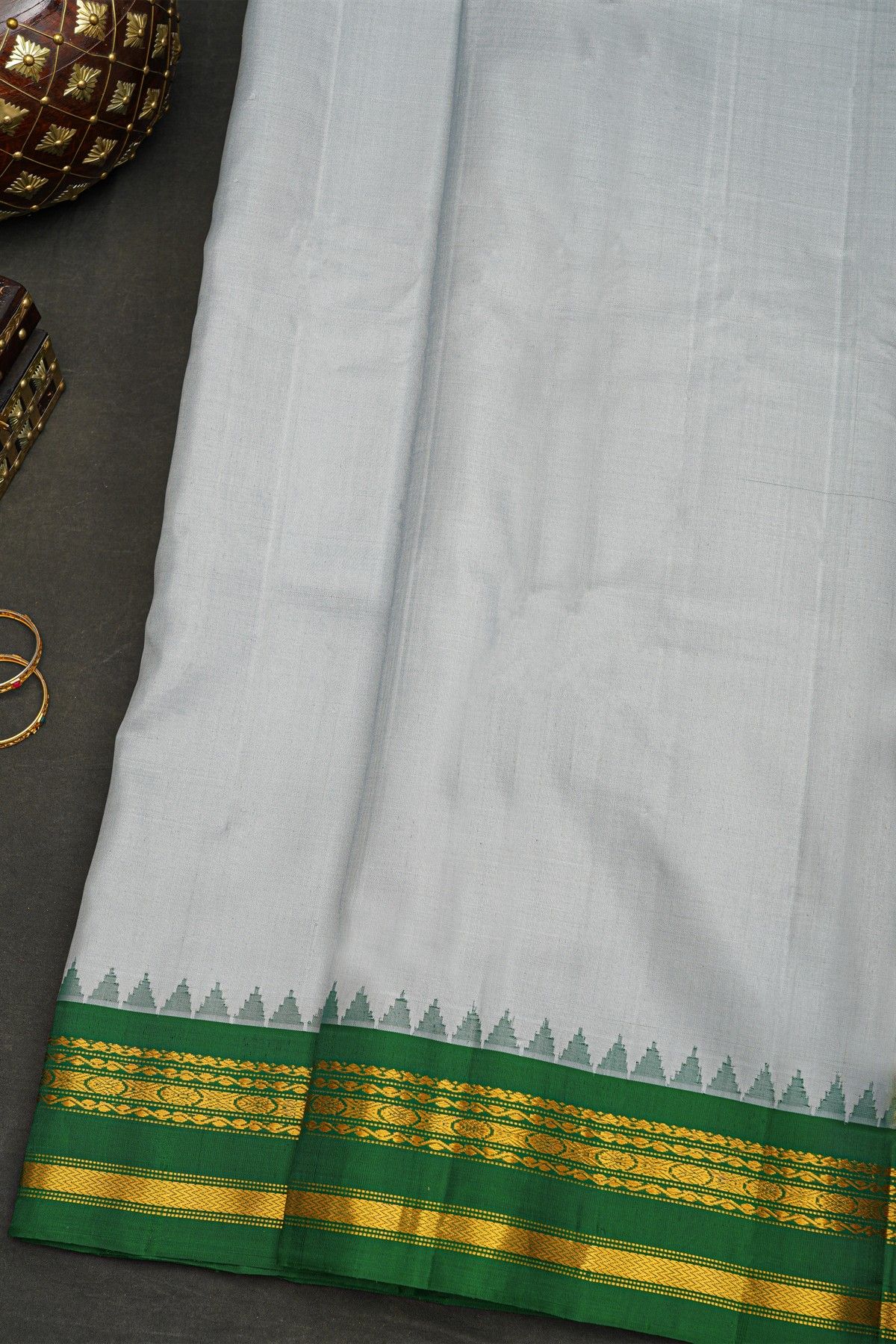 Gadwal Silk Light Grey Saree