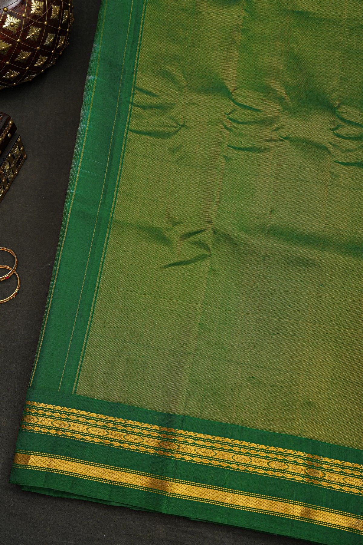 Gadwal Silk Light Grey Saree